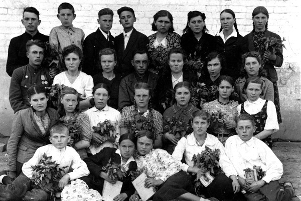 Иллюстрация к книге — Горбачев. Его жизнь и время [i_005.jpg]