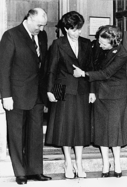 Иллюстрация к книге — Горбачев. Его жизнь и время [i_026.jpg]