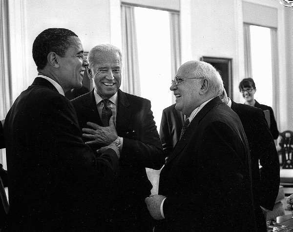 Иллюстрация к книге — Горбачев. Его жизнь и время [i_067.jpg]