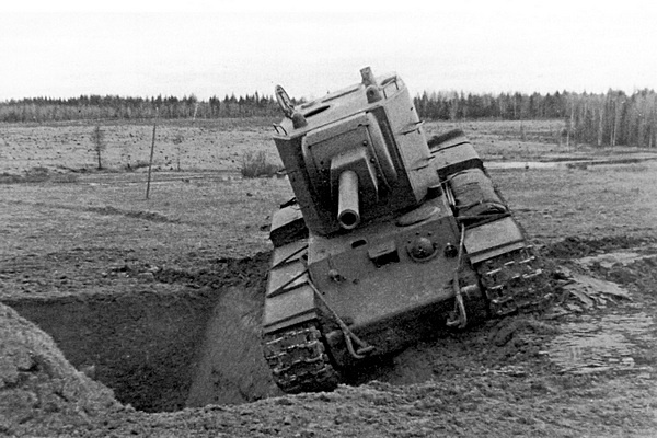 Тяжёлый танк КВ-2