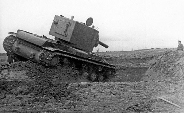 Тяжёлый танк КВ-2