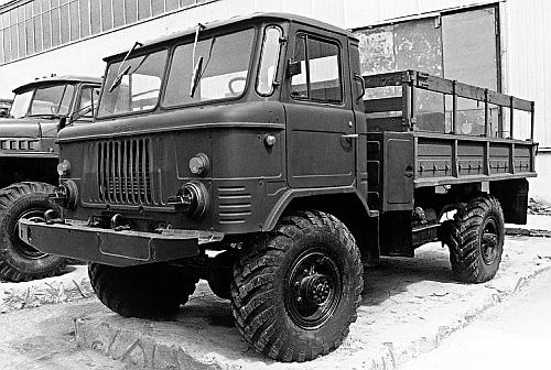 Иллюстрация к книге — Автомобили Советской Армии 1946-1991 [_151.jpg]