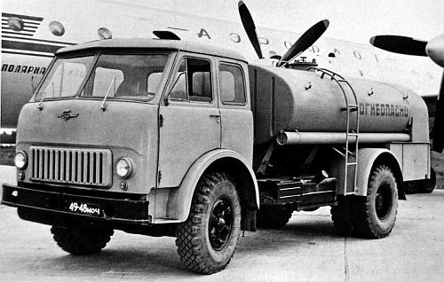 Иллюстрация к книге — Автомобили Советской Армии 1946-1991 [_216.jpg]