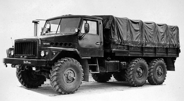 Иллюстрация к книге — Автомобили Советской Армии 1946-1991 [_306.jpg]
