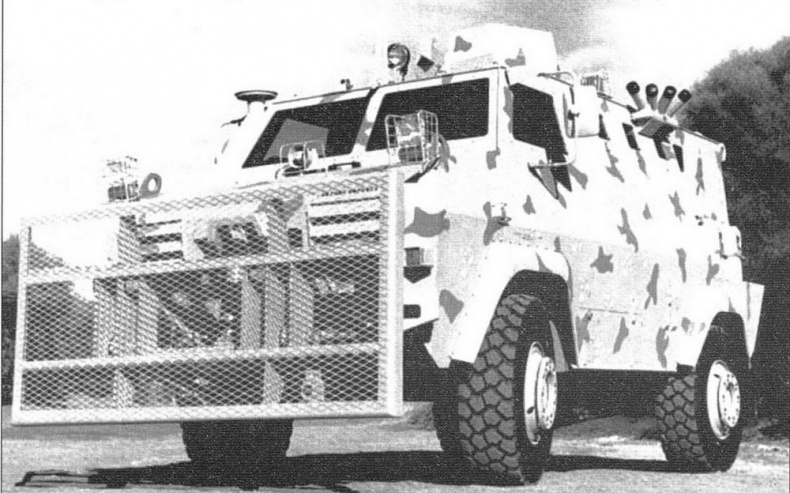 Иллюстрация к книге — Бронетранспортёры на шасси UNIMOG 1950 - 2009 гг. [img_40.jpg]