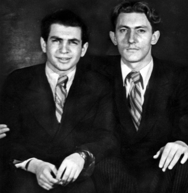 Иллюстрация к книге — Дом на Старой площади [i_026.jpg]