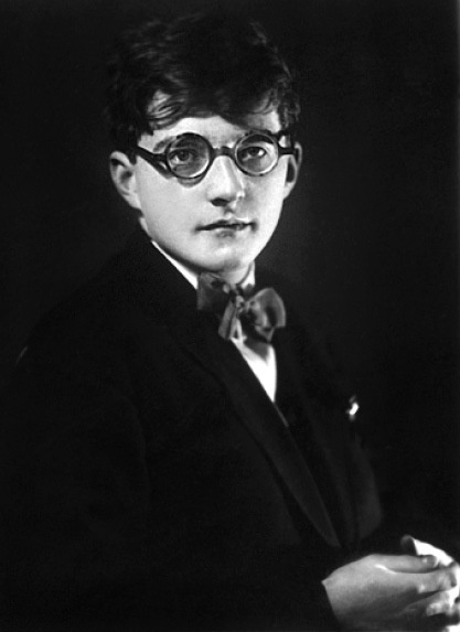 Иллюстрация к книге — Шостакович. Жизнь. Творчество. Время [i_052.jpg]