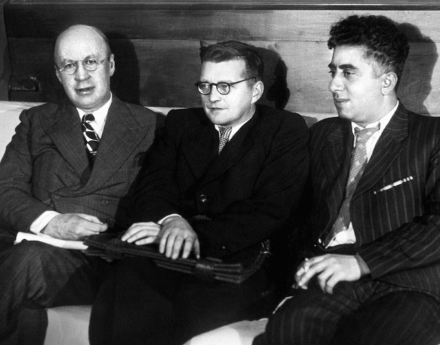 Иллюстрация к книге — Шостакович. Жизнь. Творчество. Время [i_073.jpg]