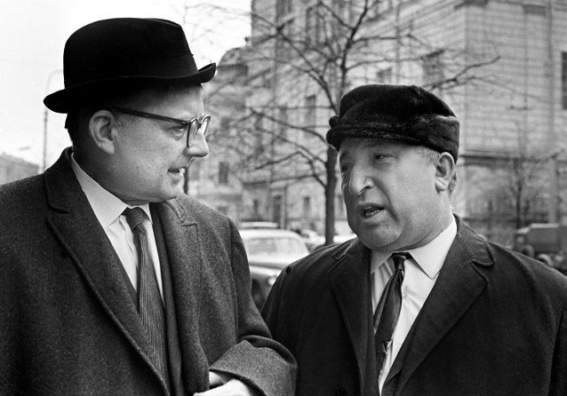 Иллюстрация к книге — Шостакович. Жизнь. Творчество. Время [i_113.jpg]