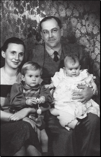 Иллюстрация к книге — На берегах утопий [i_007.jpg]