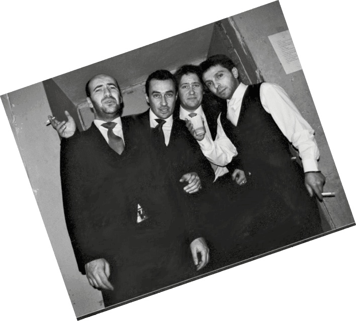 Иллюстрация к книге — Квартет Я. Как создавался самый смешной театр страны [i_003.jpg]