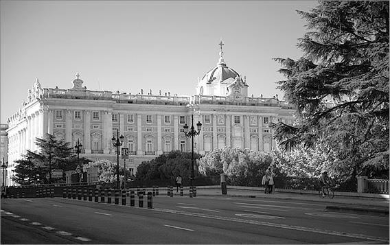 Иллюстрация к книге — Мадрид. Город солнца [_016.jpg]