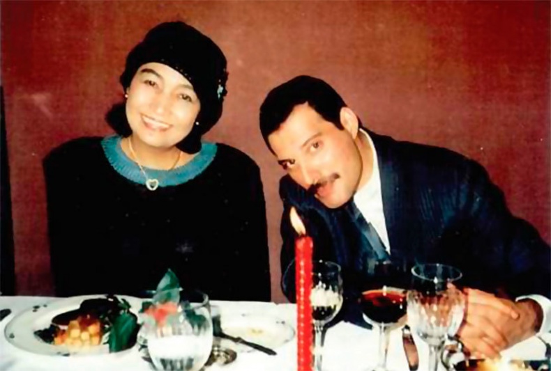 Иллюстрация к книге — Меркьюри и я. Богемская рапсодия, любовь и котики [i_012.jpg]