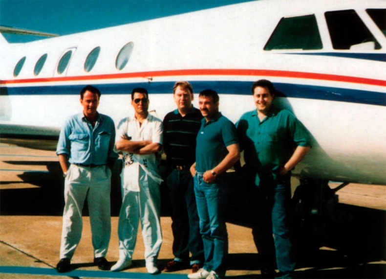 Иллюстрация к книге — Меркьюри и я. Богемская рапсодия, любовь и котики [i_022.jpg]