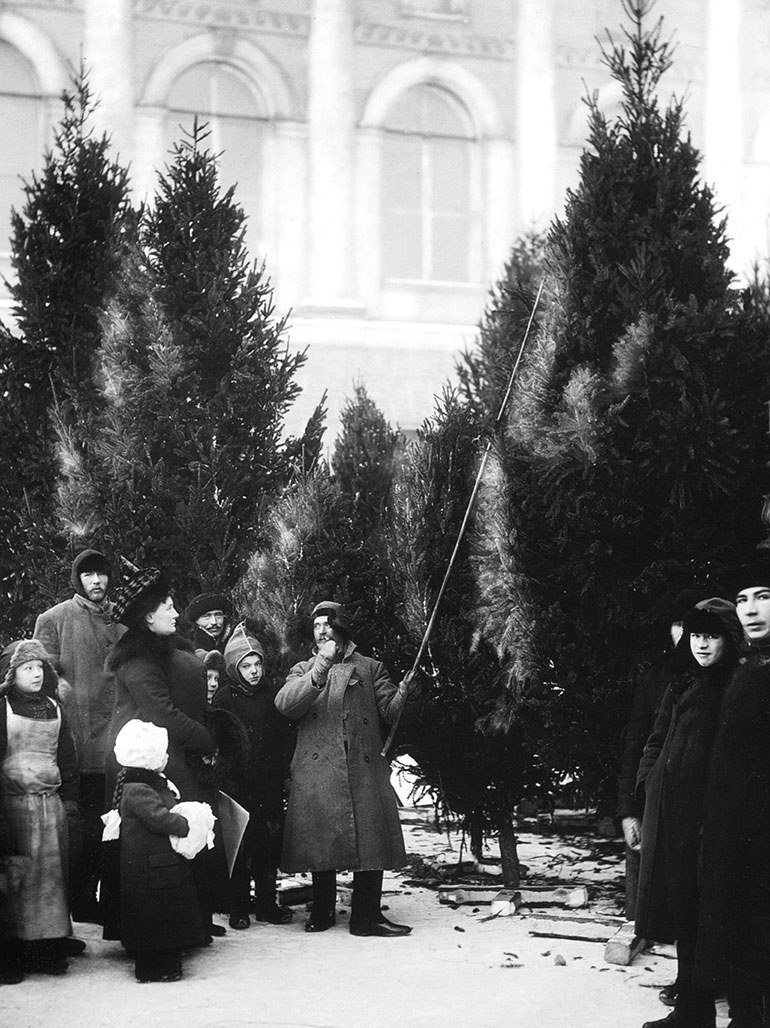 Иллюстрация к книге — Новый год в России. История праздника [i_045.jpg]