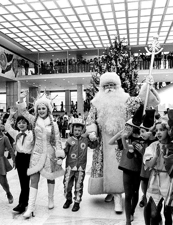 Иллюстрация к книге — Новый год в России. История праздника [i_189.jpg]