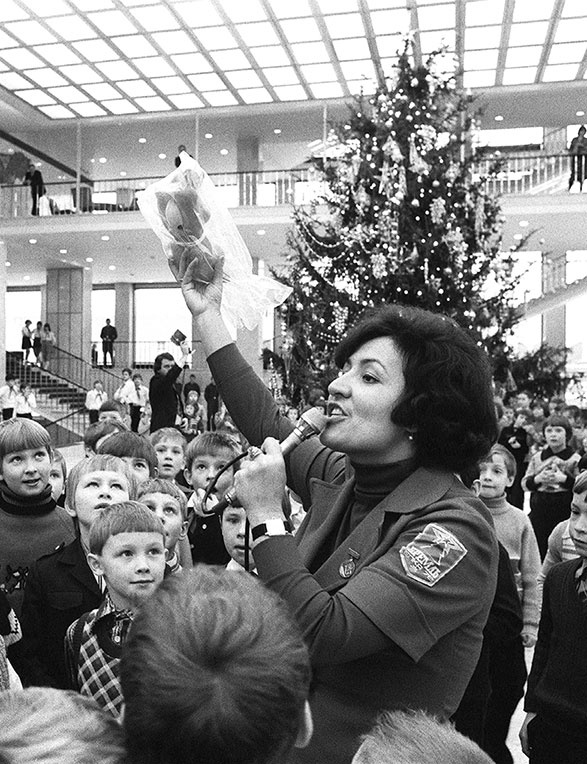 Иллюстрация к книге — Новый год в России. История праздника [i_191.jpg]