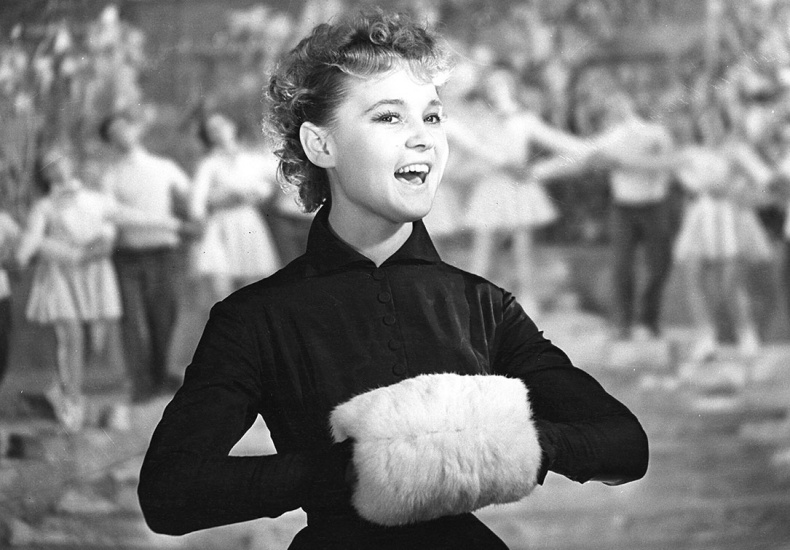 Иллюстрация к книге — Новый год в России. История праздника [i_195.jpg]