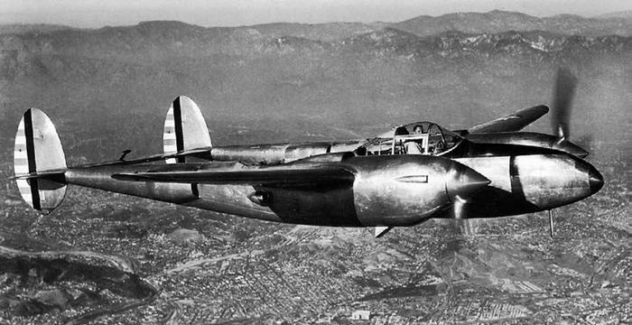 Иллюстрация к книге — Истребитель-«молния» P-38 «Лайтнинг» [i_019.jpg]