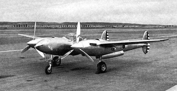 Иллюстрация к книге — Истребитель-«молния» P-38 «Лайтнинг» [i_026.jpg]
