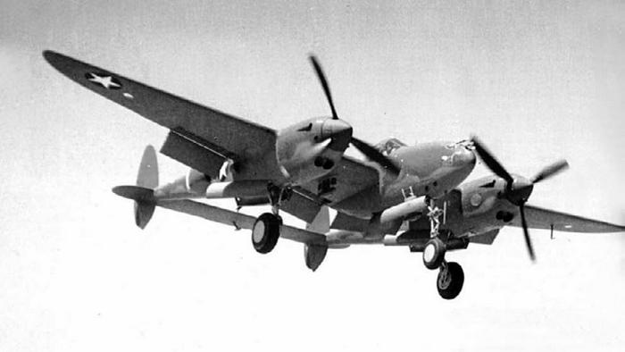 Иллюстрация к книге — Истребитель-«молния» P-38 «Лайтнинг» [i_036.jpg]