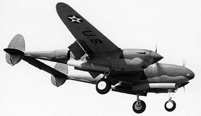 Иллюстрация к книге — Истребитель-«молния» P-38 «Лайтнинг» [i_048.jpg]