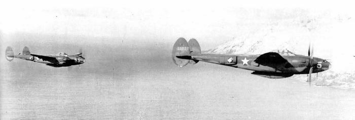 Иллюстрация к книге — Истребитель-«молния» P-38 «Лайтнинг» [i_051.jpg]