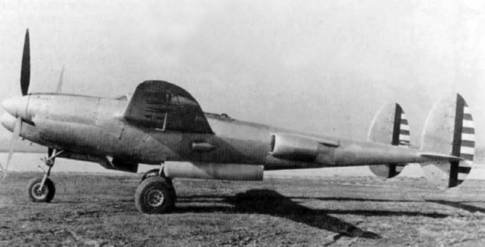 Иллюстрация к книге — Истребитель-«молния» P-38 «Лайтнинг» [i_220.jpg]