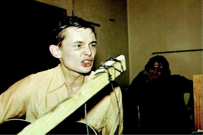 Иллюстрация к книге — Майк Науменко. Бегство из зоопарка [i_135.jpg]