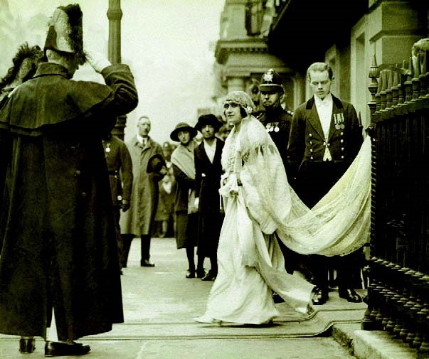 Иллюстрация к книге — Этикет, традиции и история романтических отношений [i_066.jpg]