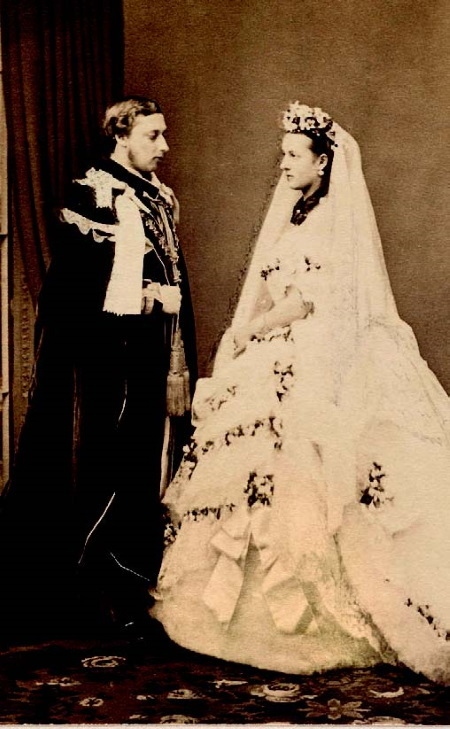 Иллюстрация к книге — Этикет, традиции и история романтических отношений [i_075.jpg]