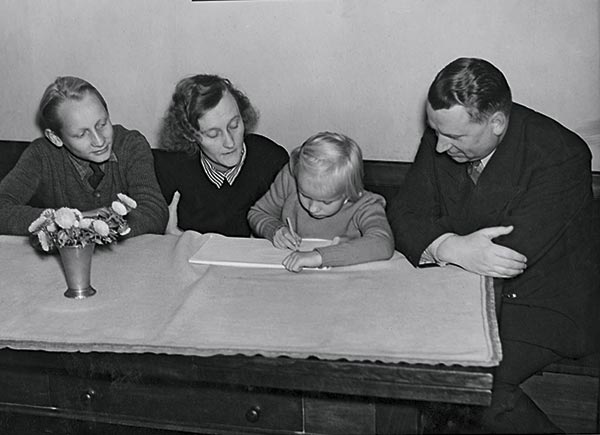 Иллюстрация к книге — Неизвестная Астрид Линдгрен: редактор, издатель, руководитель [i_003.jpg]