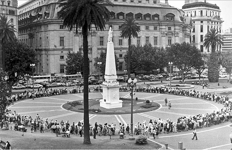 Иллюстрация к книге — Неудобное прошлое. Память о государственных преступлениях в России и других странах [i_005.jpg]