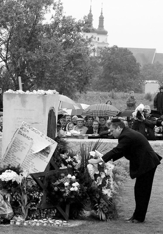 Иллюстрация к книге — Неудобное прошлое. Память о государственных преступлениях в России и других странах [i_041.jpg]