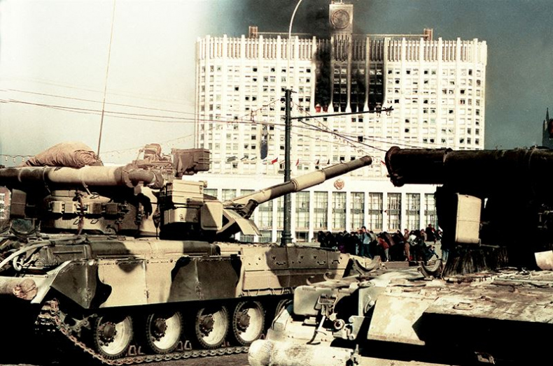 Иллюстрация к книге — Москва ельцинская. Хроники президентского правления [i_022.jpg]
