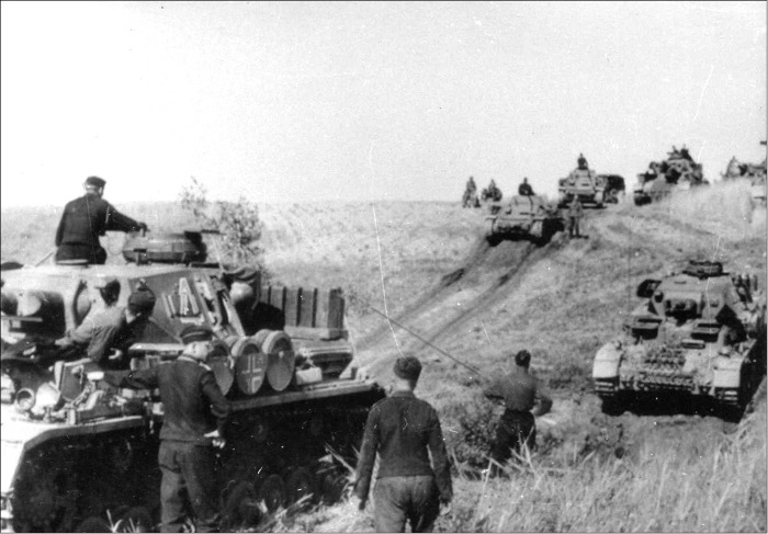 Иллюстрация к книге — Парадоксы 1941 года. Соотношение сил и средств сторон в начале Великой Отечественной войны [i_039.jpg]