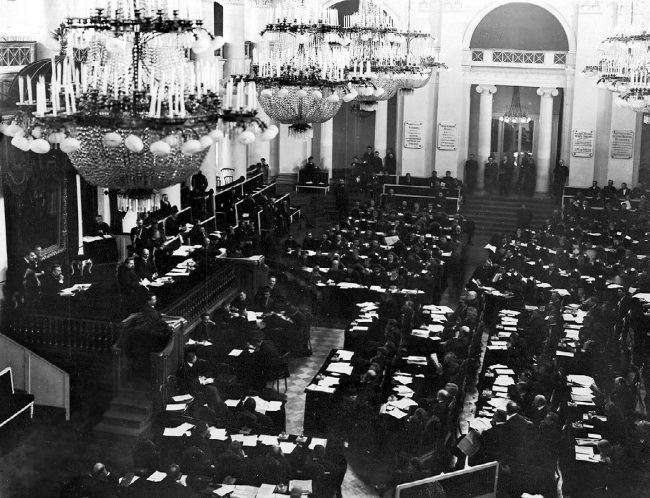 Иллюстрация к книге — Нам нужна великая Россия [i_008.jpg]