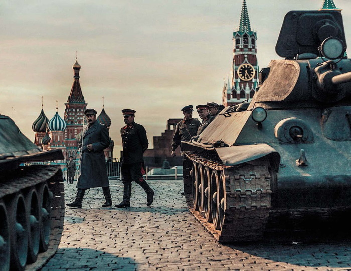 Иллюстрация к книге — Миражи советского. Очерки современного кино [i_019.jpg]