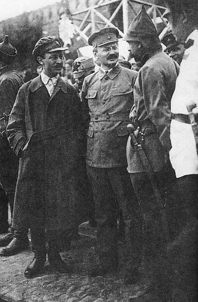 Иллюстрация к книге — Лев Троцкий. Большевик. 1917–1923 [i_013.jpg]