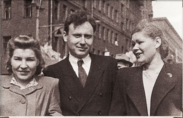 Иллюстрация к книге — Дневник длиною в жизнь. История одной судьбы, в которой две войны и много мира. 1916–1991 [i_066.jpg]