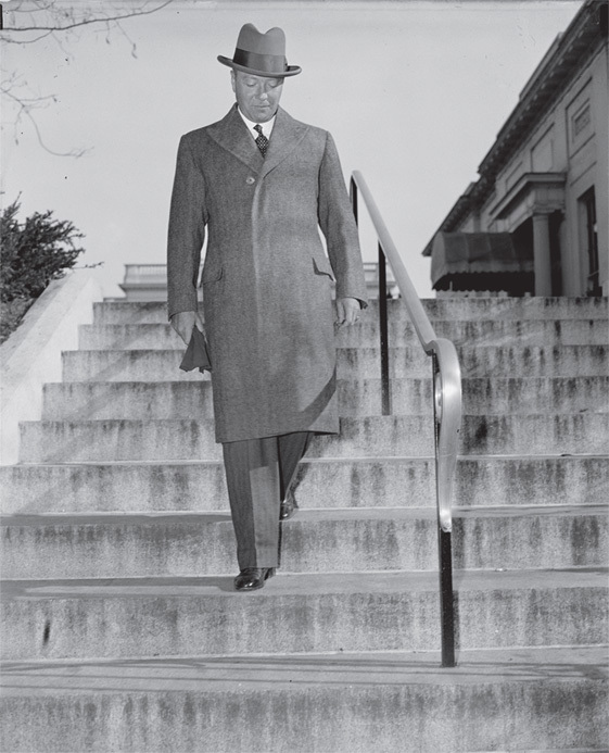 Иллюстрация к книге — Одиночество дипломата [i_006.jpg]