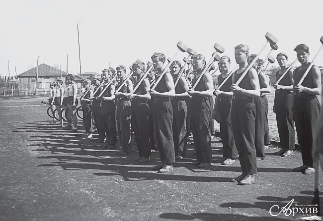 Иллюстрация к книге — В поисках социалистического Эльдорадо: североамериканские финны в Советской Карелии 1930-х годов [i_043.jpg]