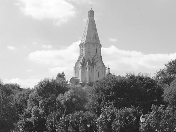 Иллюстрация к книге — О чём молчали города. Мистические истории [image5_5a36716bd3bbec0600e4b27c_jpg.webp]