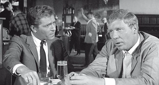 Иллюстрация к книге — Меморандум Квиллера [i_004.webp]