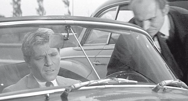 Иллюстрация к книге — Меморандум Квиллера [i_005.webp]