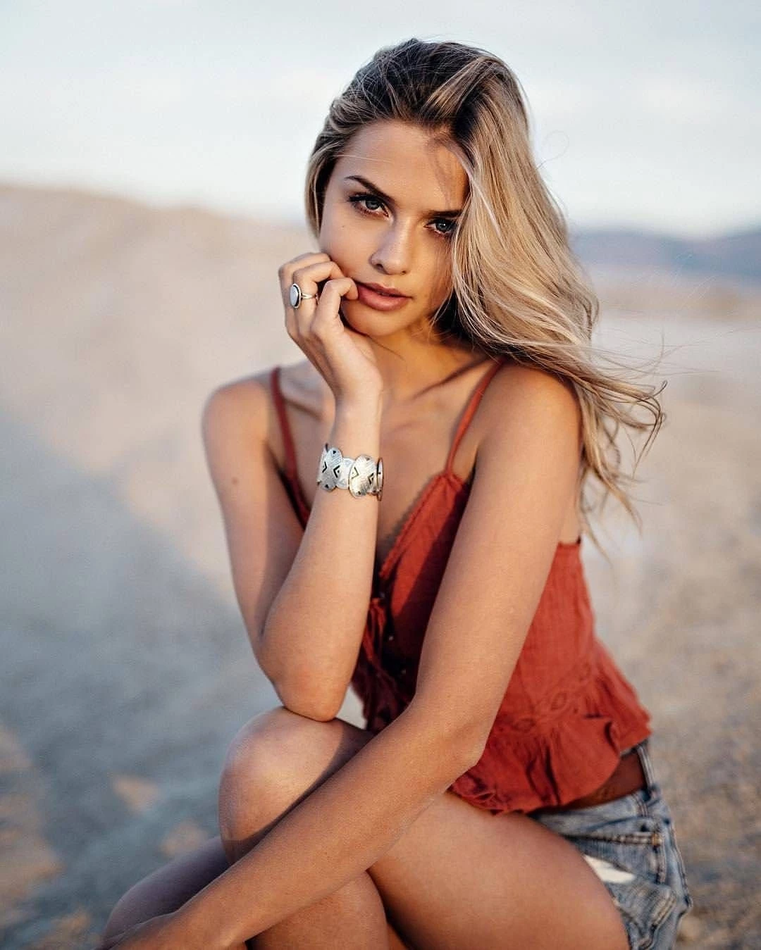 Иллюстрация к книге — В плену их страсти [book-illustration-9.webp]