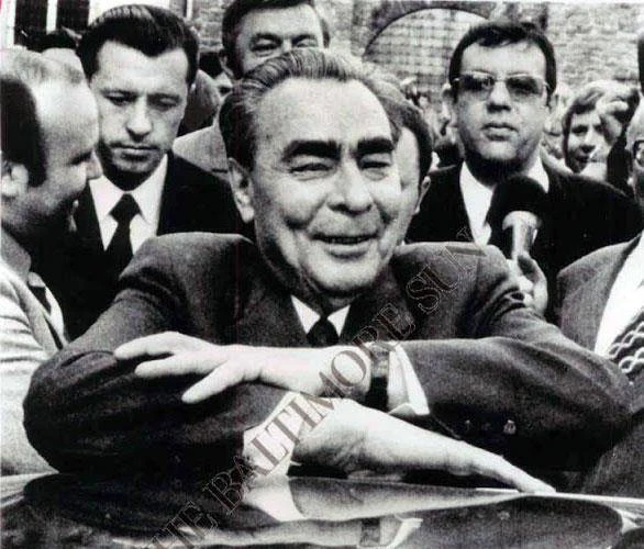 Иллюстрация к книге — Телохранитель Генсека. Том 1 [book-illustration-1.webp]