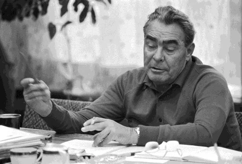 Иллюстрация к книге — Телохранитель Генсека. Том 1 [book-illustration-23.webp]