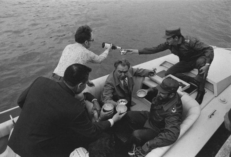 Иллюстрация к книге — Телохранитель Генсека. Том 1 [book-illustration-28.webp]