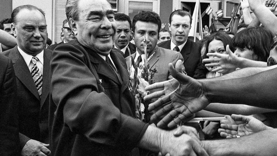 Иллюстрация к книге — Телохранитель Генсека. Том 1 [book-illustration-7.webp]